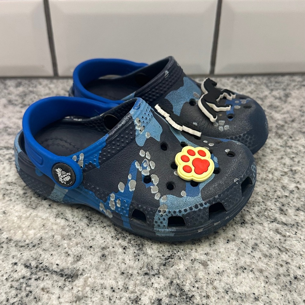 Crocs Kids C7 Clogs Blue Camo Horse Paw Print Jibbitz Slip On Camouflage Shoes